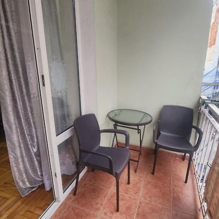 Apartment On 26 May Str Batoemi Buitenkant foto