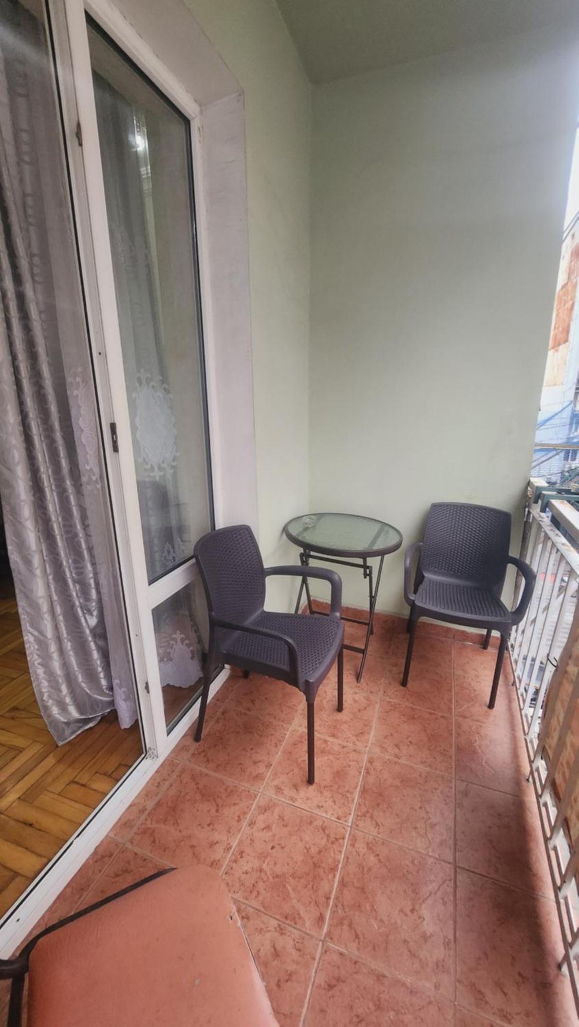 Apartment On 26 May Str Batoemi Buitenkant foto