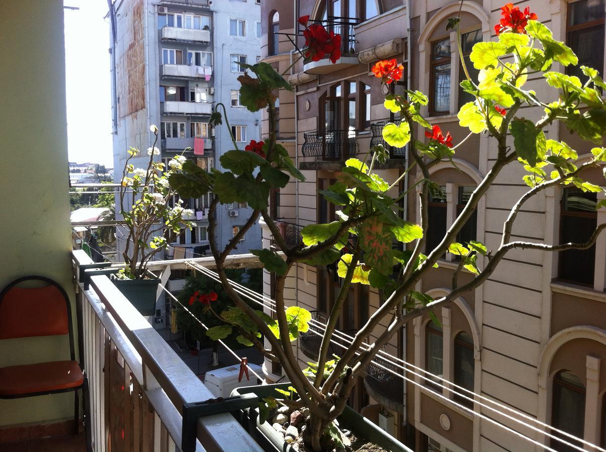 Apartment On 26 May Str Batoemi Buitenkant foto