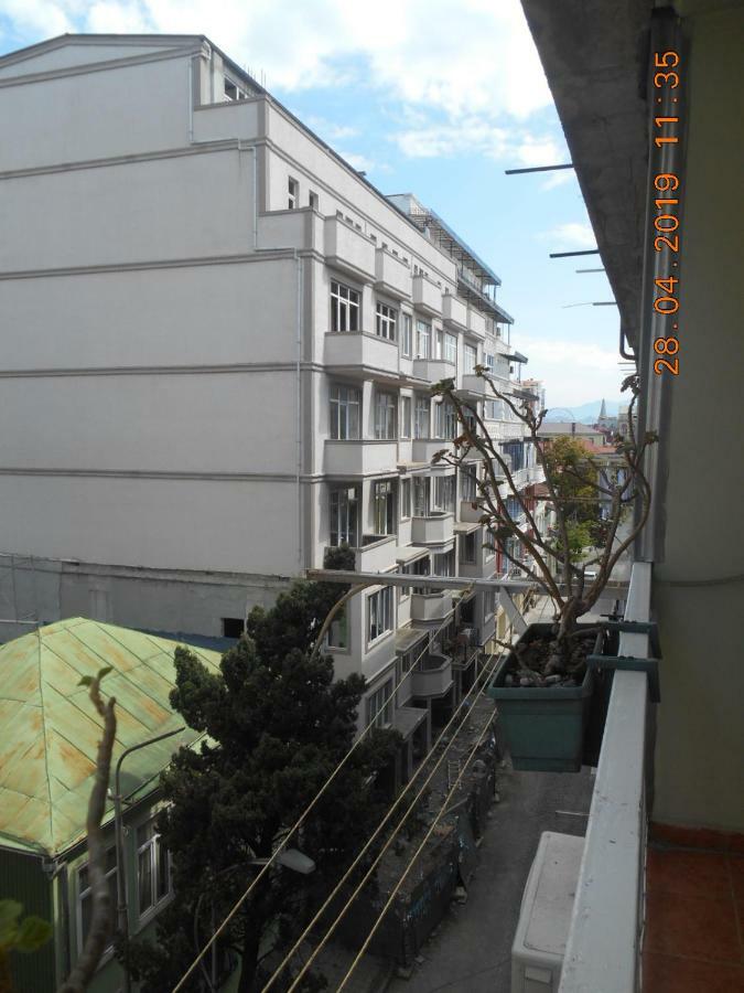 Apartment On 26 May Str Batoemi Buitenkant foto